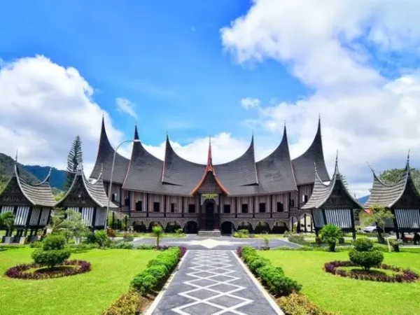10 Tourist Attractions in Padang that You Must Visit