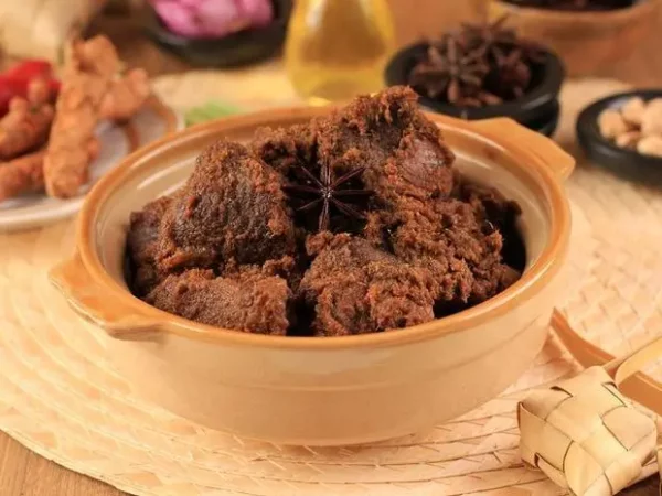 The Most Famous & Must-Taste Typical Foods of West Sumatra
