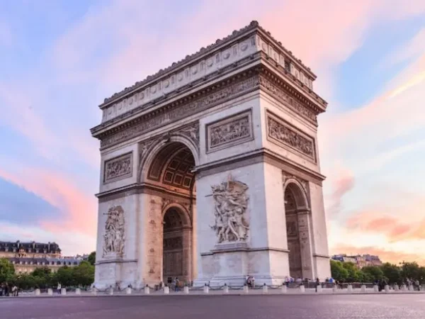10 Interesting Facts About the Arc de Triomphe That Make It an Iconic Tourist Destination